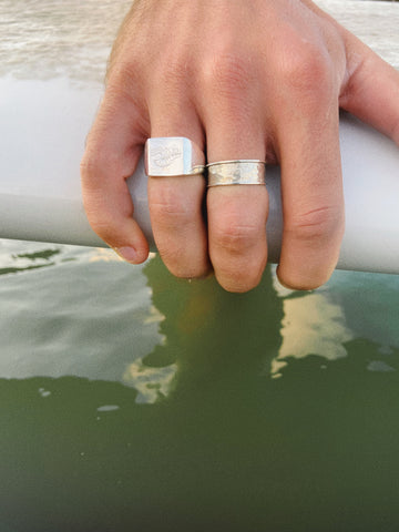 Anello con sigillo “Ombak” /Monsieur Salty